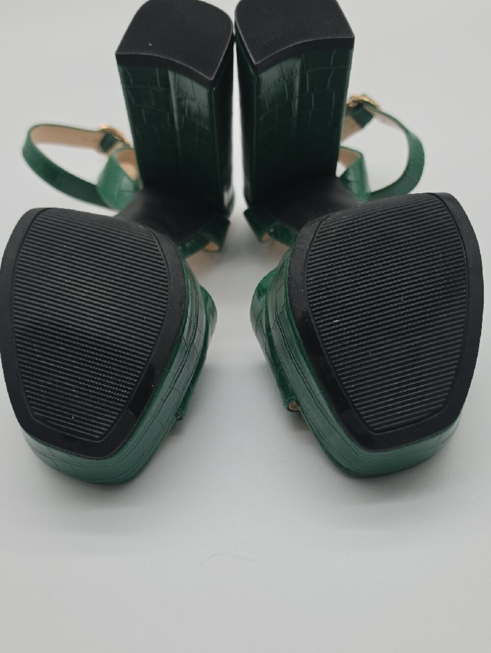 *Brand New* GUESS Emerald Green Croc-Embossed Platform Block Heels - Picture 4 of 5